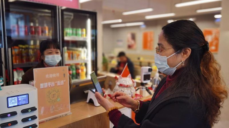 育儿嫂与保姆：年龄选择背后的考量因素